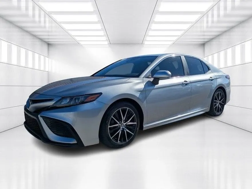 2021 Toyota Camry SE photo 1