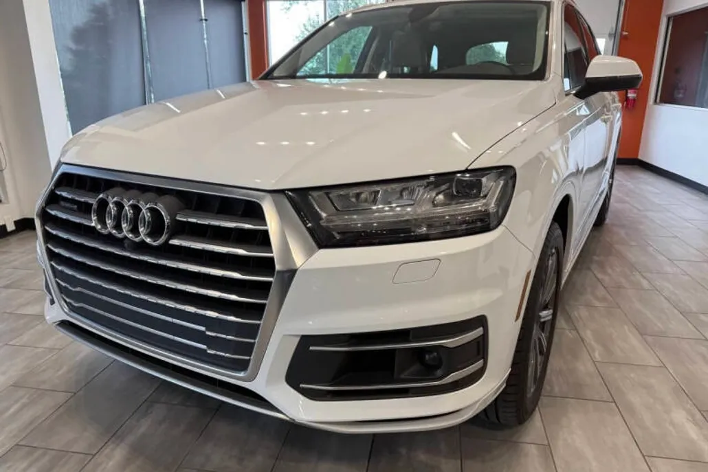 2017 Audi Q7 3.0T Premium Plus photo 1