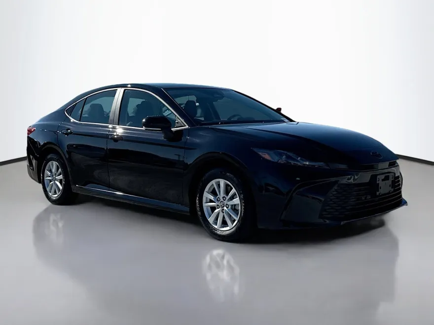 2025 Toyota Camry LE photo 1