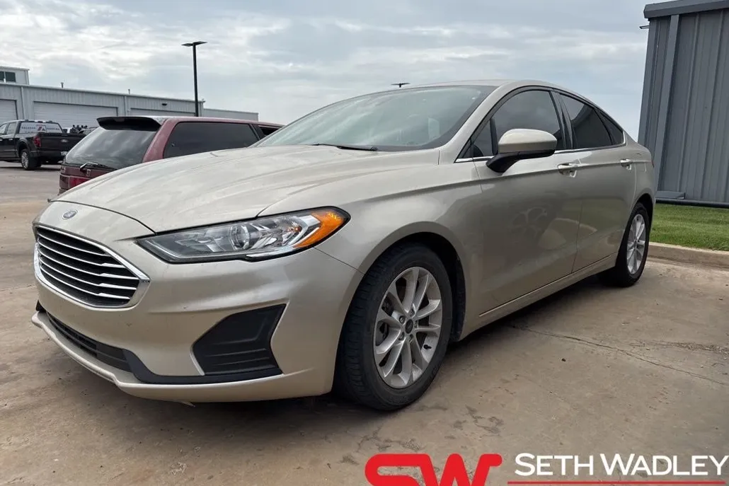 2019 Ford Fusion SE photo 1