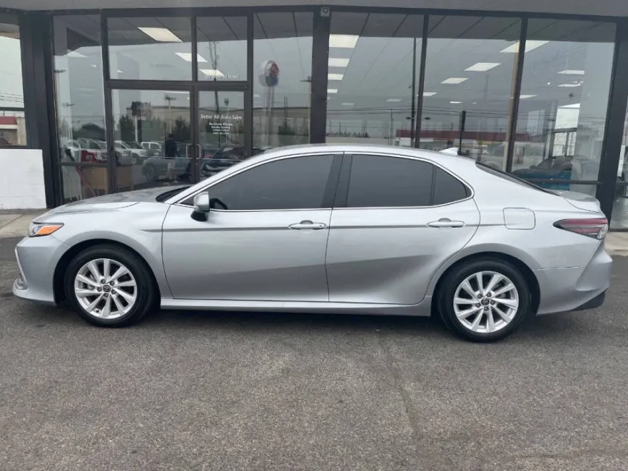 2024 Toyota Camry LE photo 1