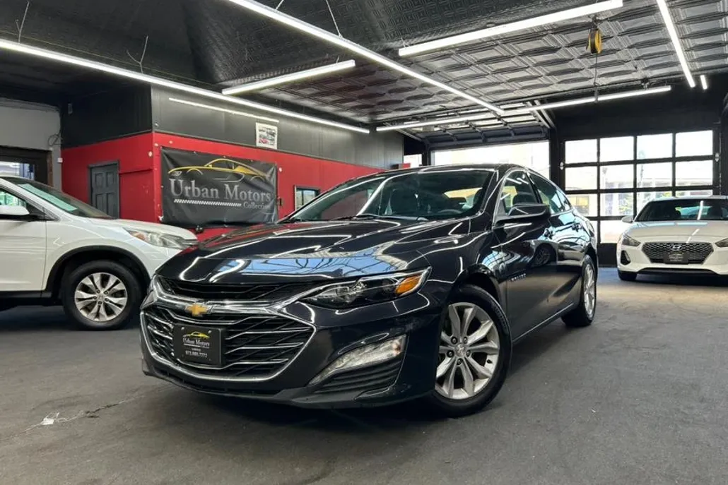 2023 Chevrolet Malibu 1LT photo 1