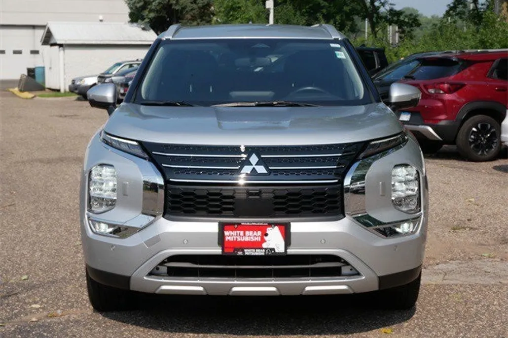 2022 Mitsubishi Outlander SE photo 1