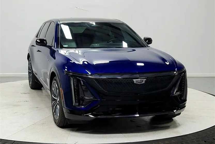 2024 Cadillac Lyriq Sport photo 1