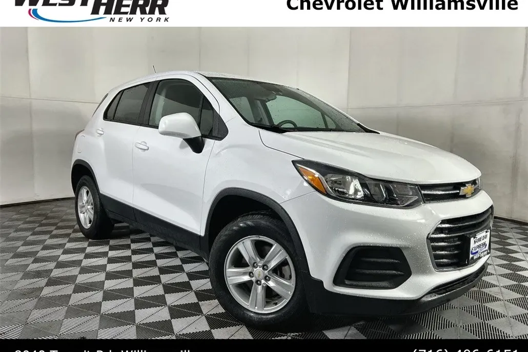 2020 Chevrolet Trax LS photo 1