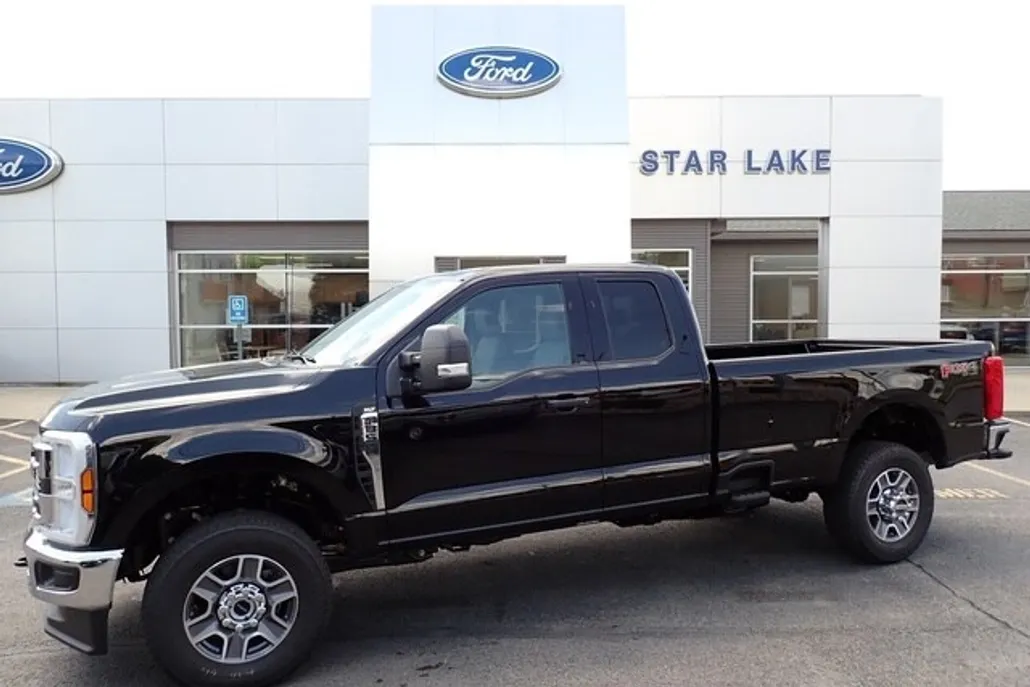 2025 Ford F-350 photo 1