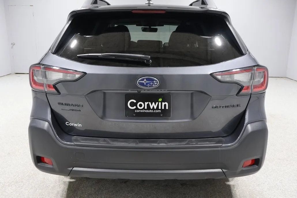 2023 Subaru Outback Onyx Edition photo 1