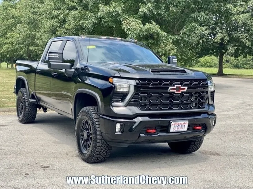 2025 Chevrolet Silverado 2500HD ZR2 photo 1