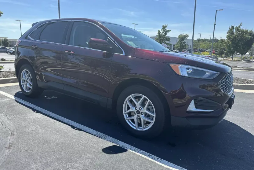2024 Ford Edge SEL photo 1