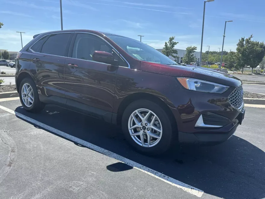 2024 Ford Edge SEL photo 1