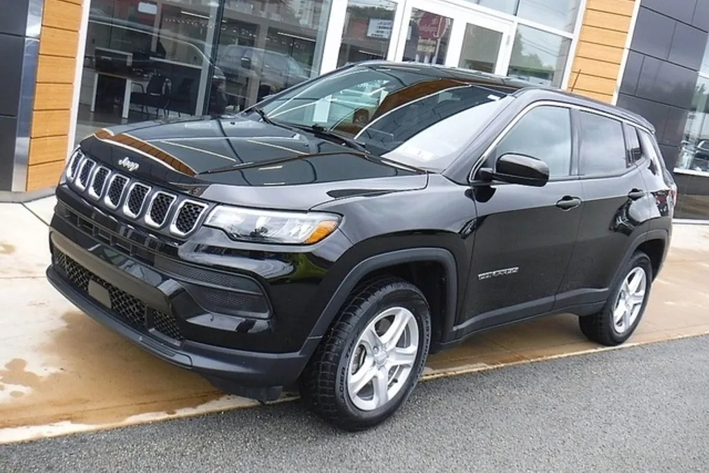 2023 Jeep Compass Sport photo 1