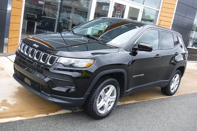 2023 Jeep Compass Sport photo 1
