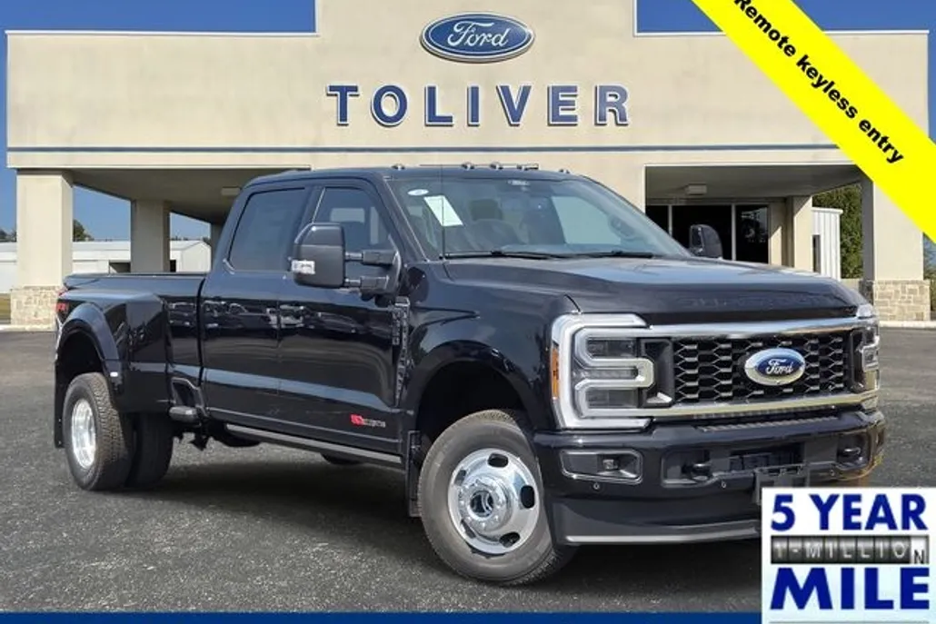 2025 Ford F-350 Platinum photo 1