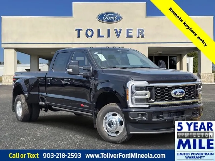 2025 Ford F-350 Platinum photo 1