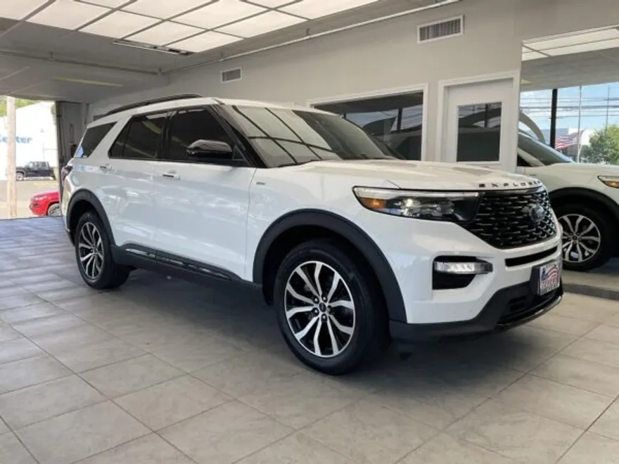2020 Ford Explorer XLT photo 1