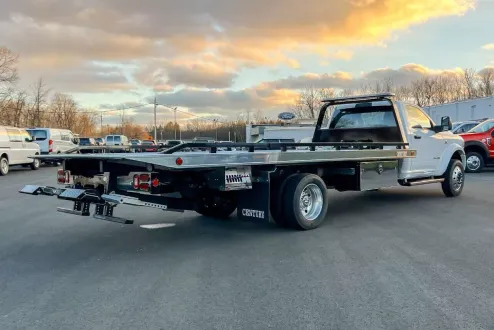 2023 Ram 5500 SLT photo 3