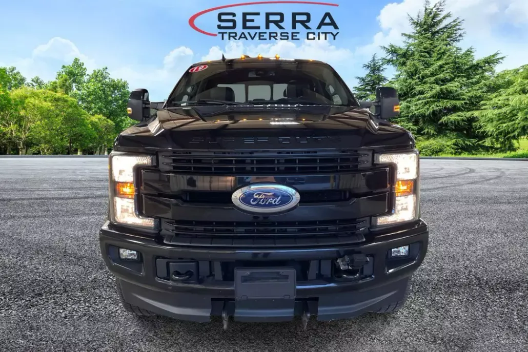 2019 Ford F-350 Lariat photo 1