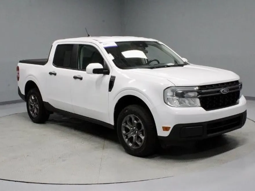 2023 Ford Maverick XLT photo 1