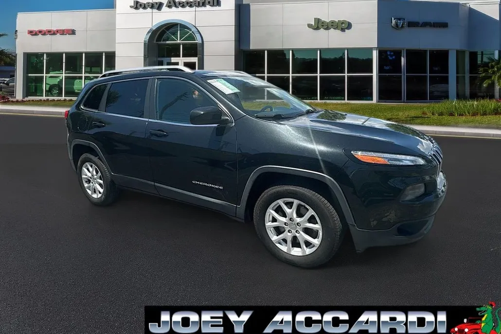 2015 Jeep Cherokee Latitude photo 1