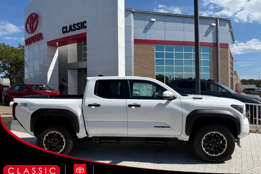 2025 Toyota Tacoma TRD Off-Road photo 1