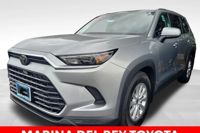 2025 Toyota Grand Highlander XLE photo 1