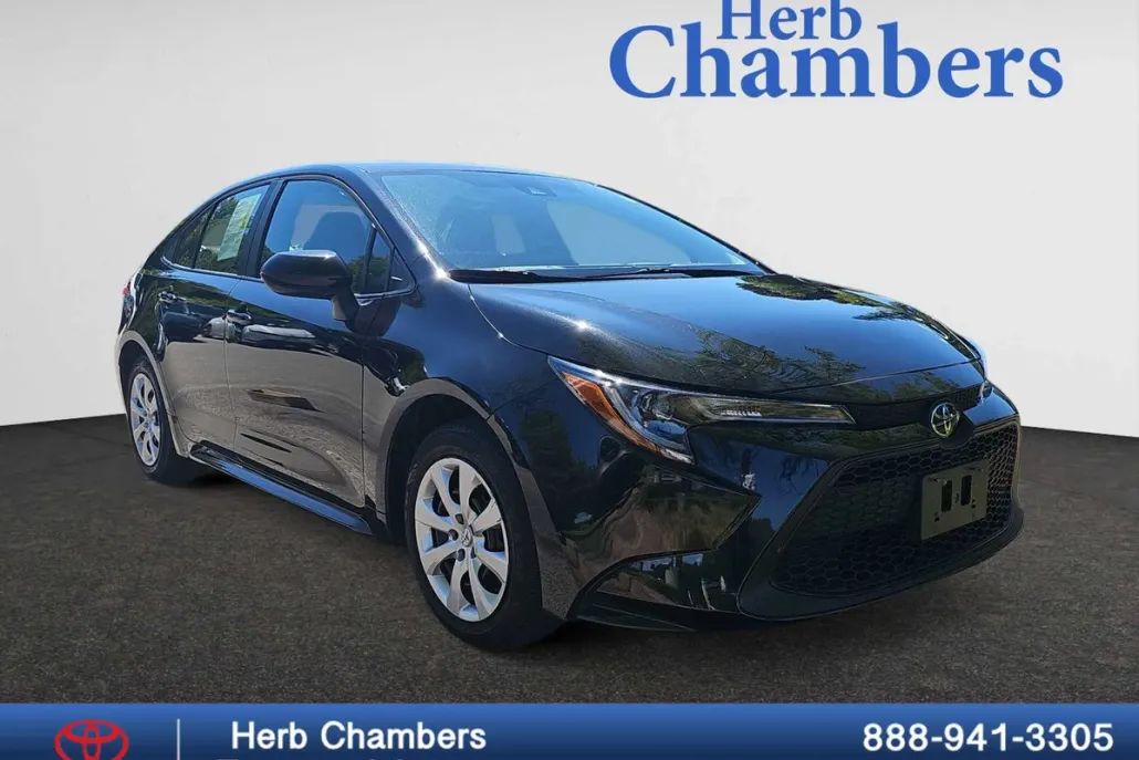 2022 Toyota Corolla LE photo 1