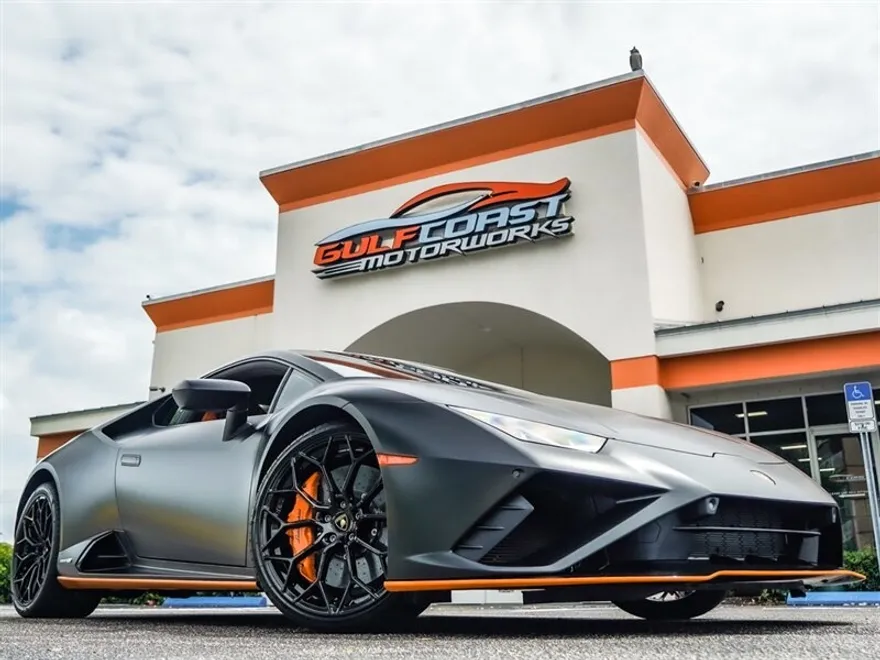 2022 Lamborghini Huracan Evo photo 1