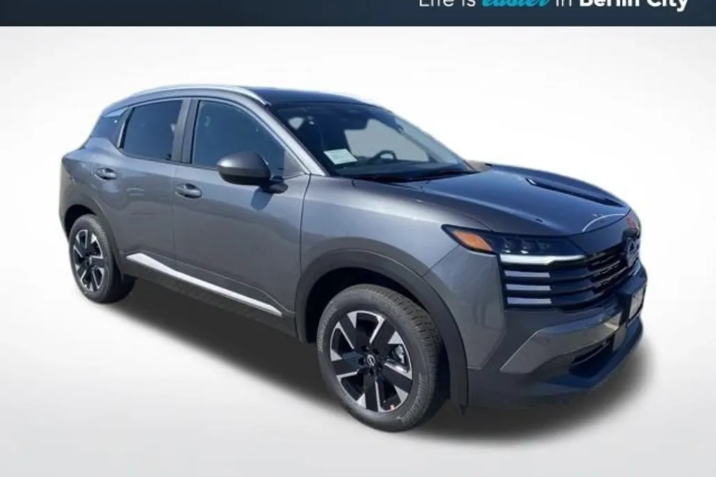 2025 Nissan Kicks SV photo 1