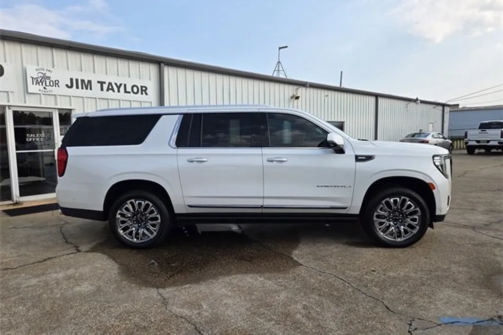 2023 Gmc Yukon XL Denali Ultimate photo 1