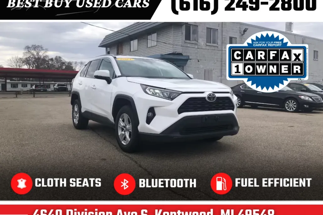 2021 Toyota RAV4 XLE photo 1
