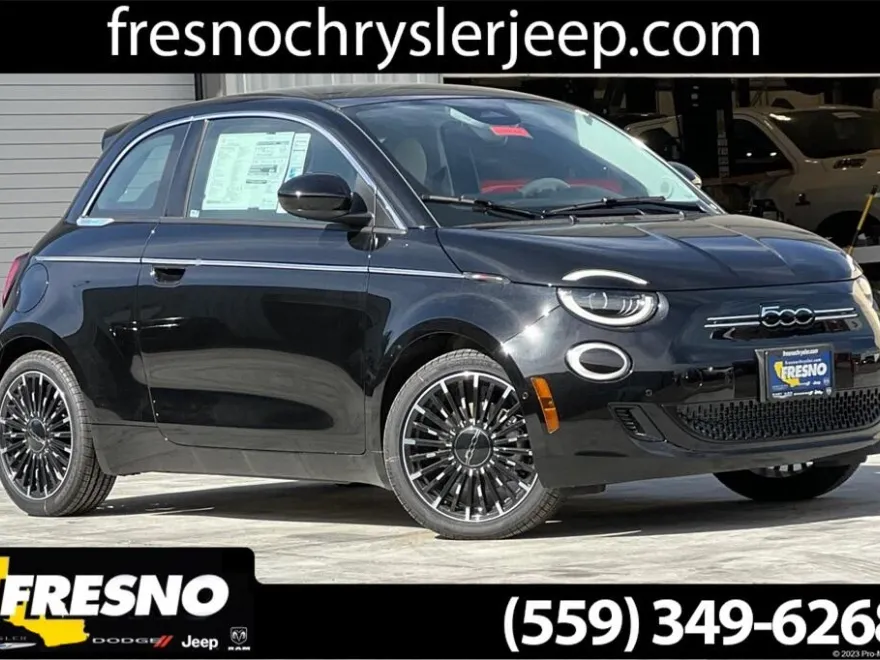 2024 Fiat 500e photo 1