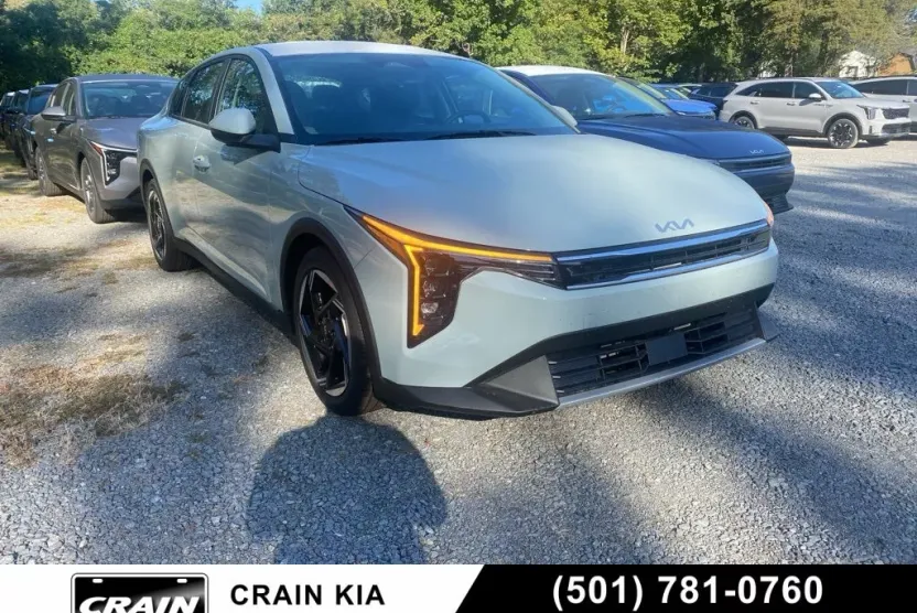2025 Kia K4 EX photo 1