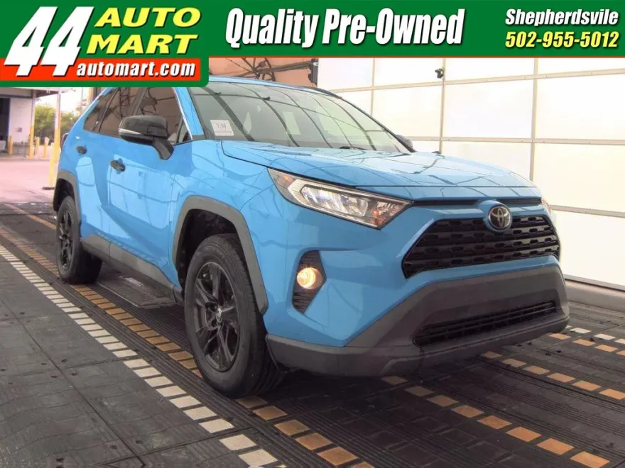 2021 Toyota RAV4 XLE photo 1