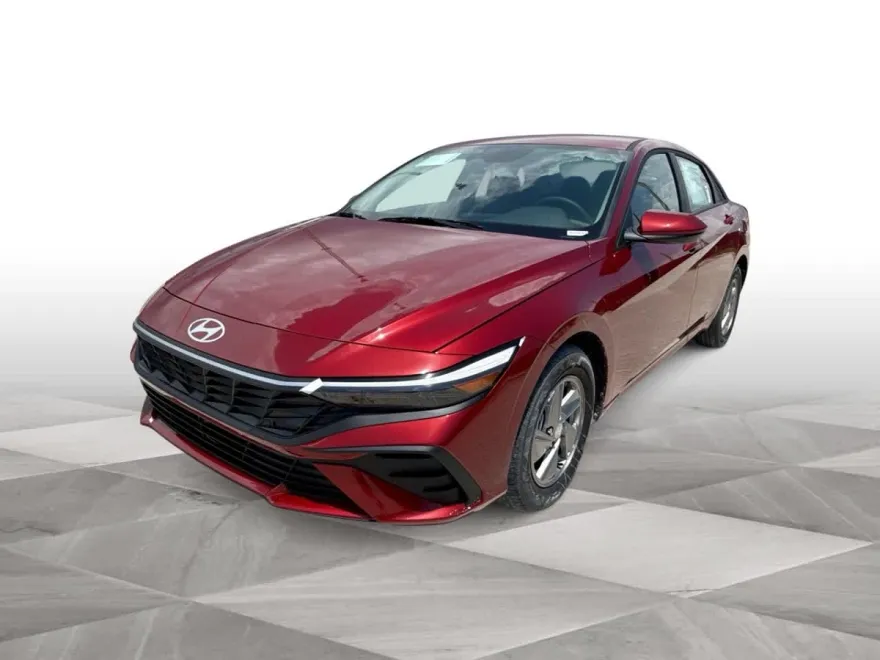 2025 Hyundai Elantra SE photo 1
