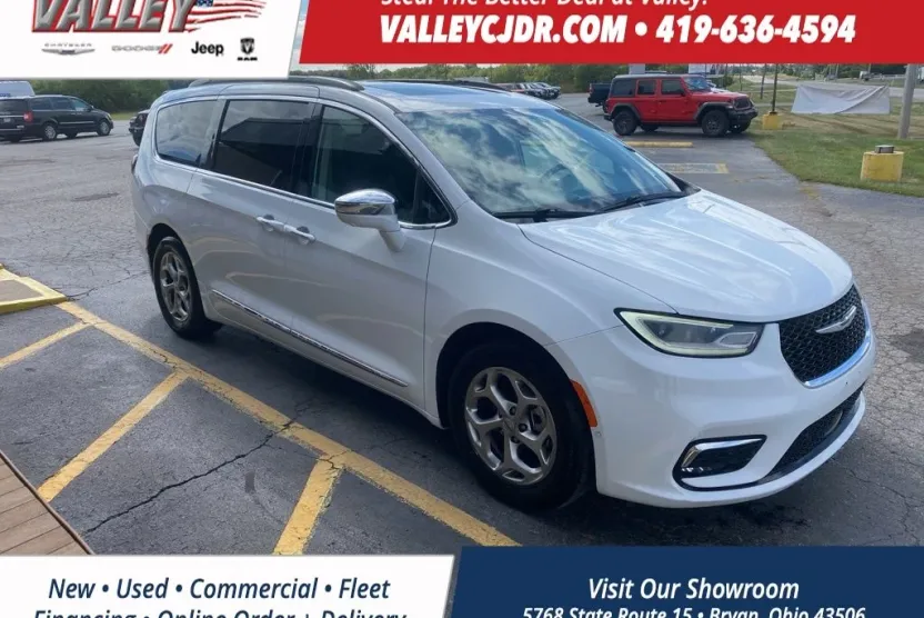 2022 Chrysler Pacifica Limited photo 1