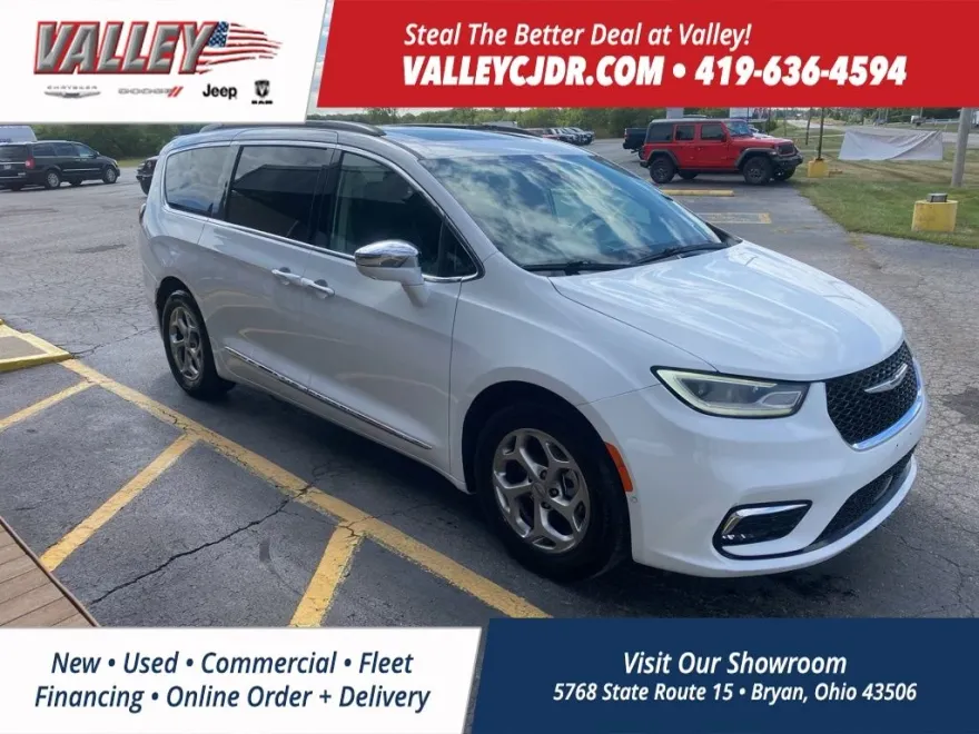 2022 Chrysler Pacifica Limited photo 1