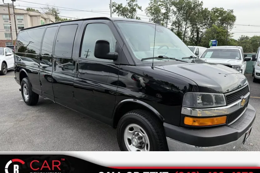 2020 Chevrolet Express Passenger LT 3500 photo 1