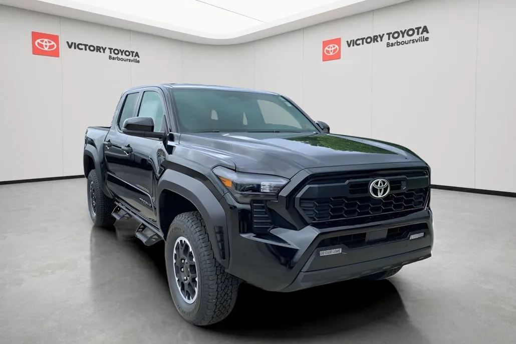 2025 Toyota Tacoma TRD Off-Road 4x4 Double Cab photo 1
