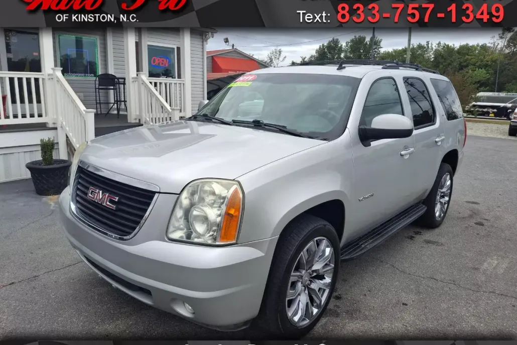 2011 Gmc Yukon 1500 SLT photo 1