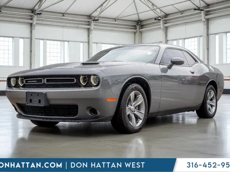2019 Dodge Challenger SXT photo 1