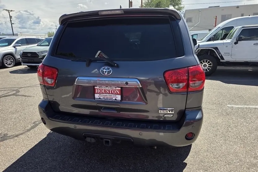 2014 Toyota Sequoia Platinum photo 1