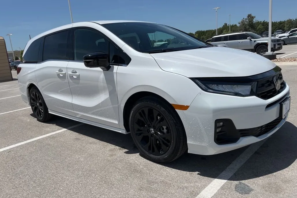 2025 Honda Odyssey photo 1
