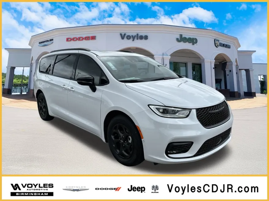 2024 Chrysler Pacifica Hybrid photo 1