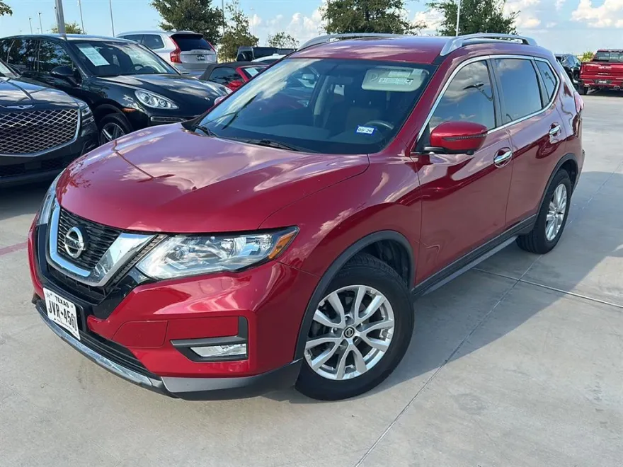 2017 Nissan Rogue SV photo 1