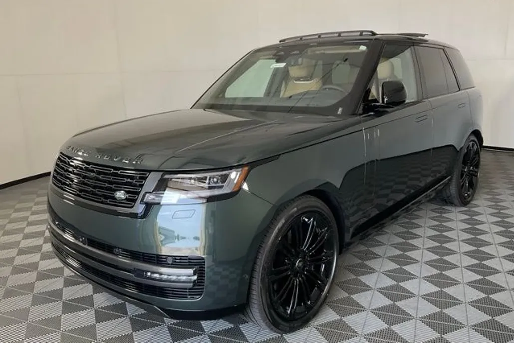 2025 Land Rover Range Rover SE photo 1