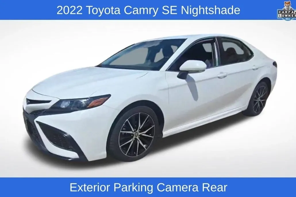 2022 Toyota Camry SE photo 1
