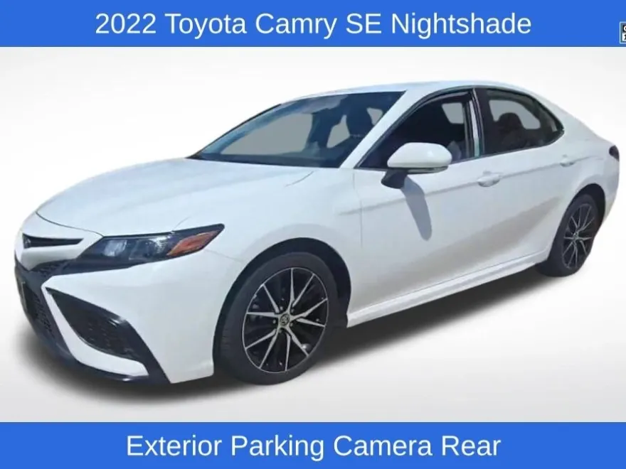 2022 Toyota Camry SE photo 1