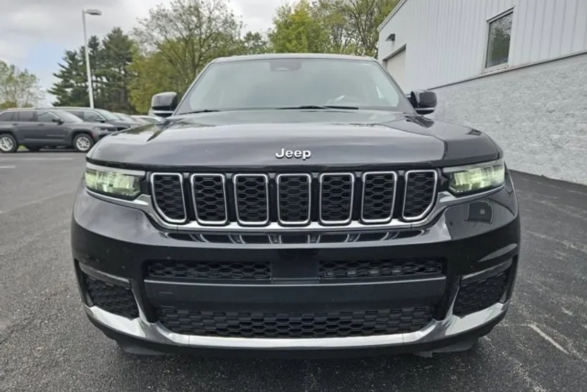 2021 Jeep Grand Cherokee Limited photo 1