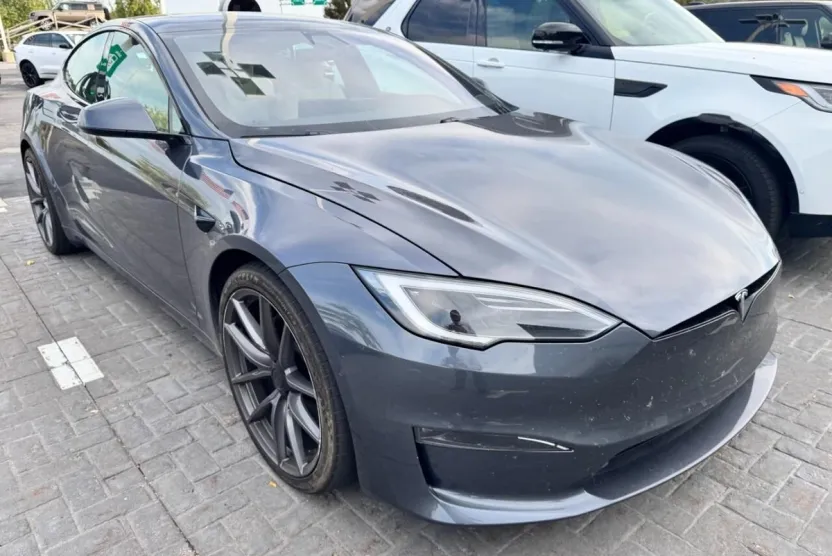 2022 Tesla Model S Plaid AWD photo 1