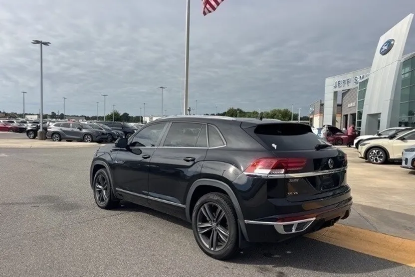 2021 Volkswagen Atlas Cross Sport V6 SE Technology R-Line photo 1